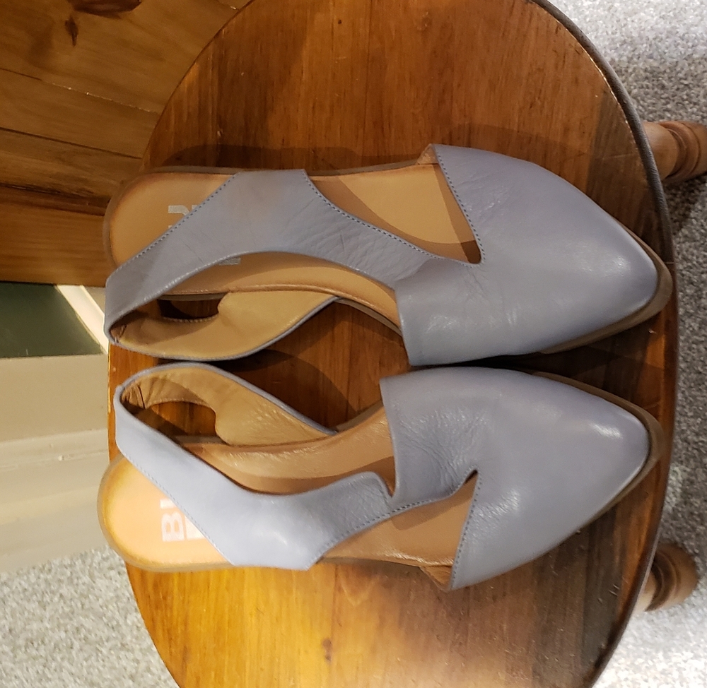 Bueno Lavender Leather Slingback Sandals